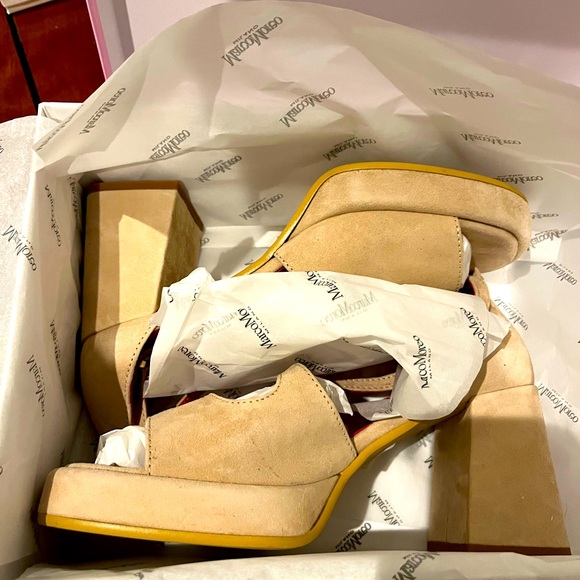 marco moreo Shoes - BNIB Marco Moreo platform sandals. Fit like 8.5. Beautiful!!